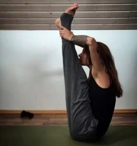 Urdhva Mukha Paschimottanasana